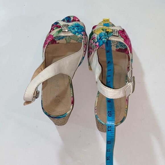 Nature Breeze Gabriela -01 Floral Wedge Sandals - White and Multicolor Size 10 - Picture 5 of 11